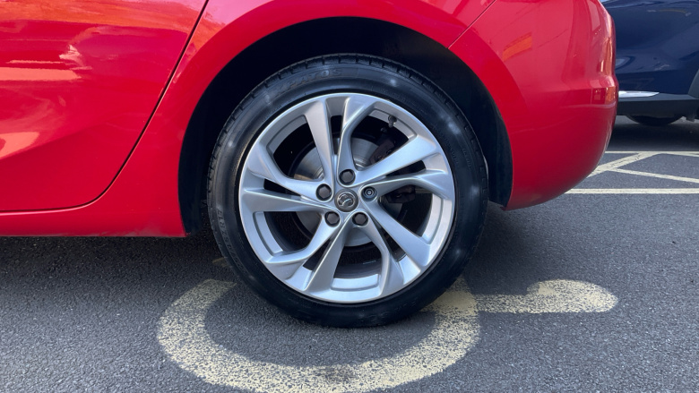 Vauxhall Astra 1.4i 16V SRi 5dr Petrol Hatchback